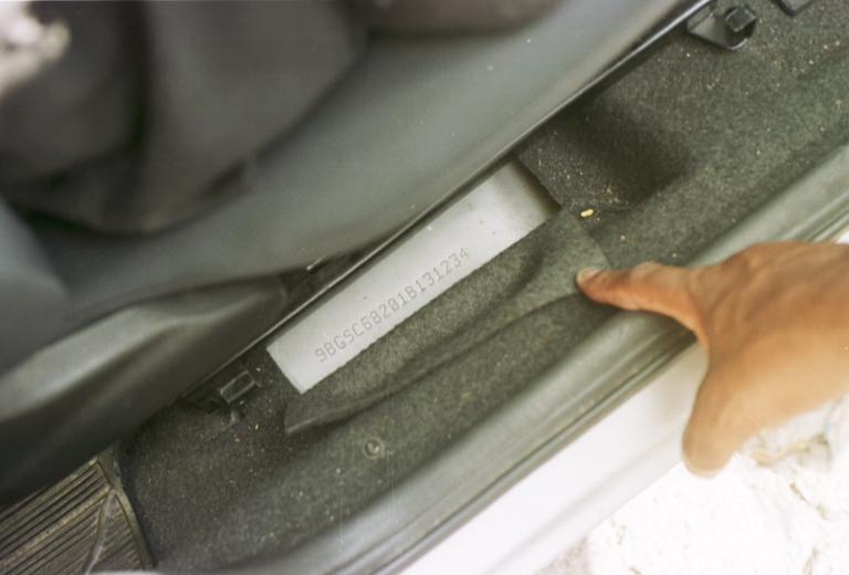 Entenda o que significam os códigos do chassi do carro