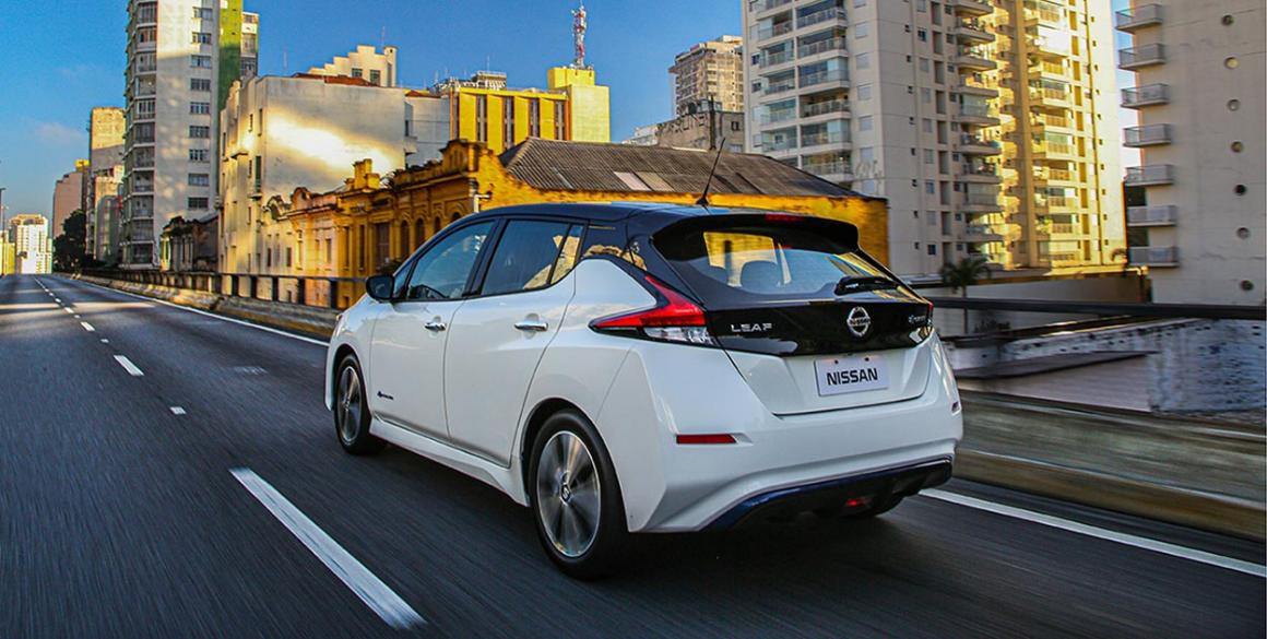 Nissan-LEAF-tras