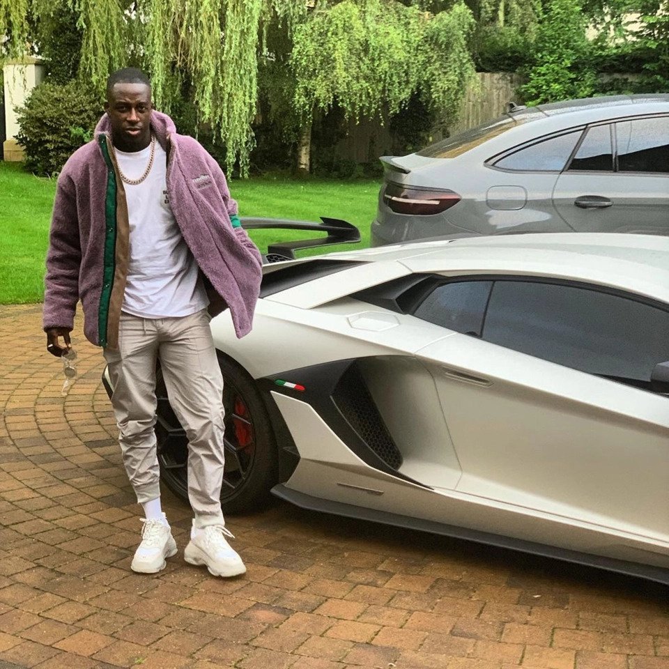 Jogador do Manchester City Benjamin Mendy pode perder Lamborghini Aventador SVJ