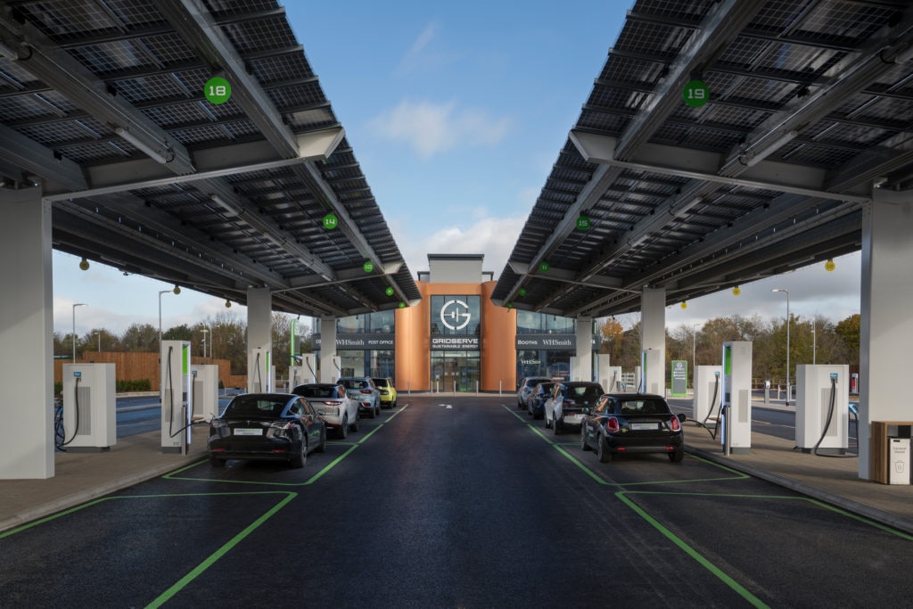 Posto de carregamento de veículos elétricos no Reino Unido