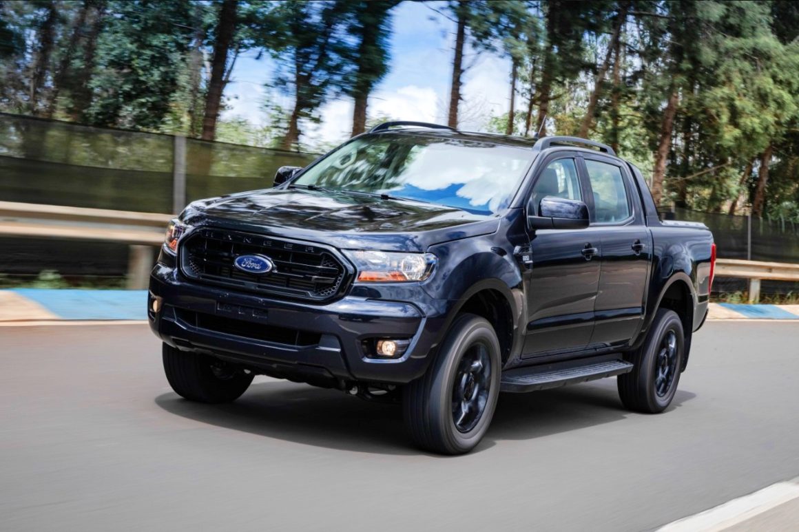 Ford Ranger Black 2022 é bem equipada e foca quem mora na cidade