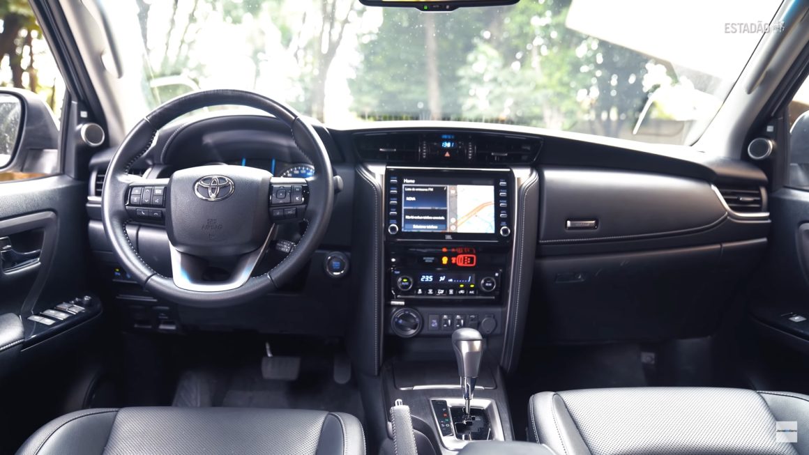 SUVs de 7 lugares Commander SW4