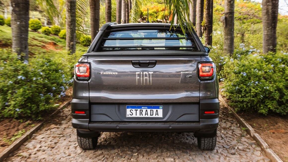 Fiat Strada Ranch automática