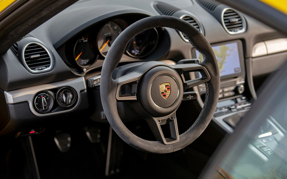 Porsche 718 Cayman GT4