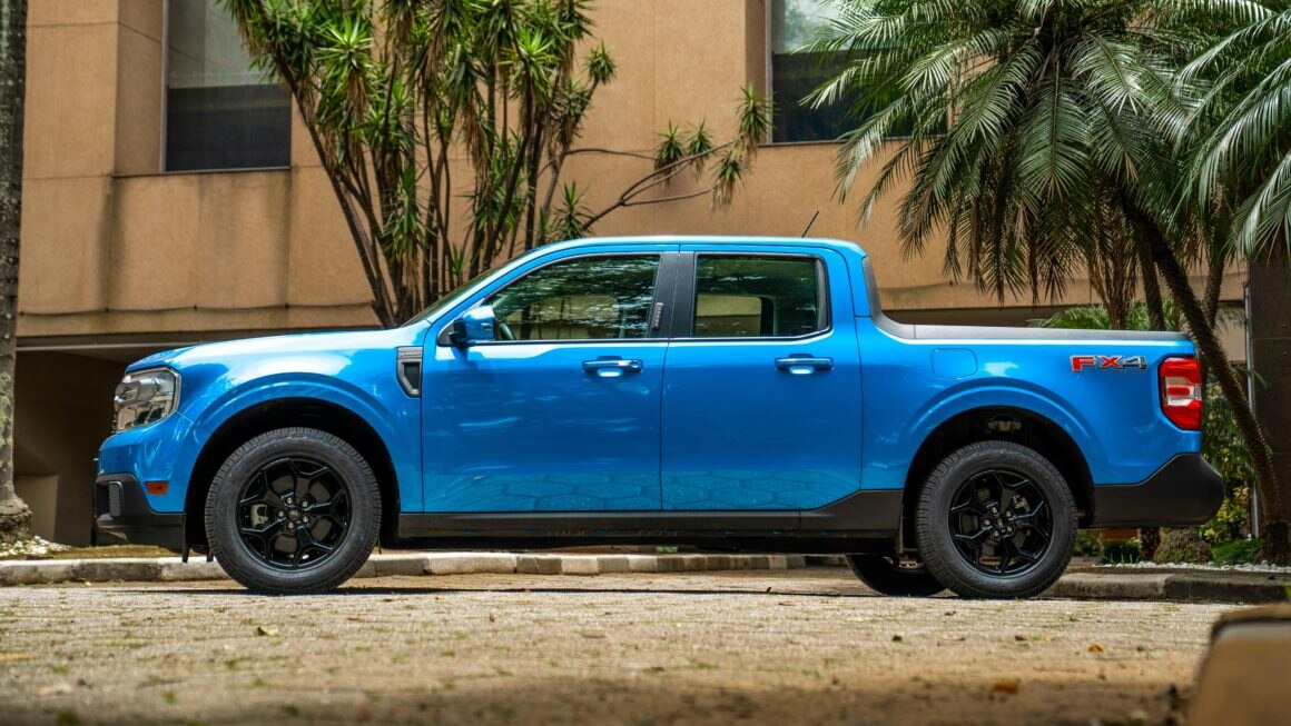 Ford Maverick Lariat