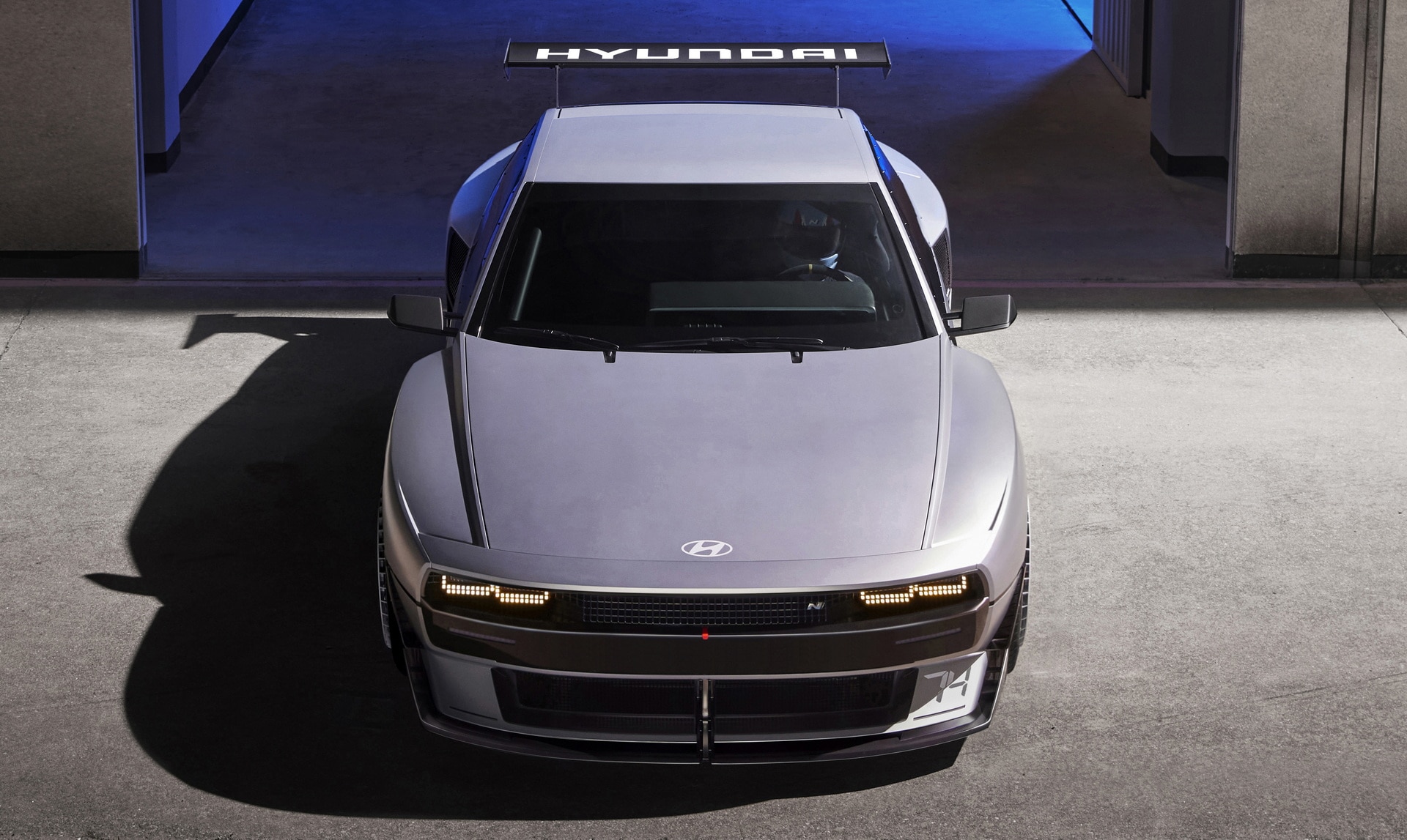 Hyundai revela esportivo elétrico a hidrogênio com visual retrô de 1974