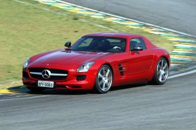  SLS AMG se destaca pelo ótimo equilíbrio