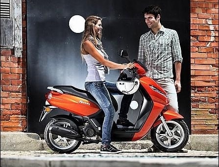  Peugeot lança scooter na Europa