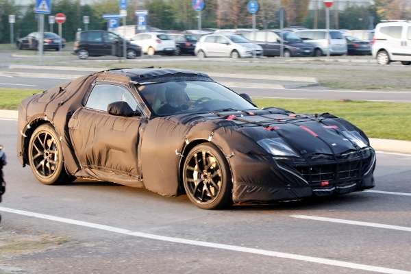  Segredo: sucessora da Ferrari 599 é flagrada