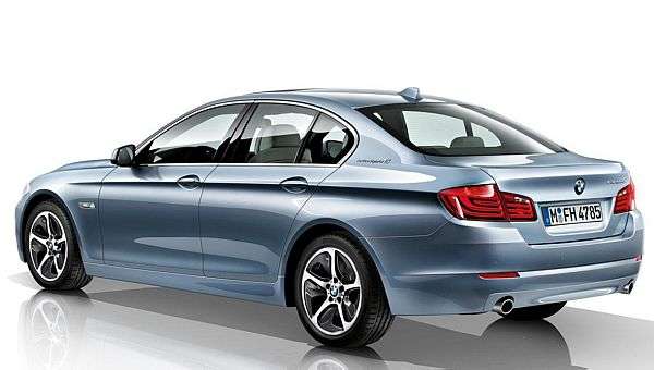  BMW revela Série 5 híbrido no Japão
