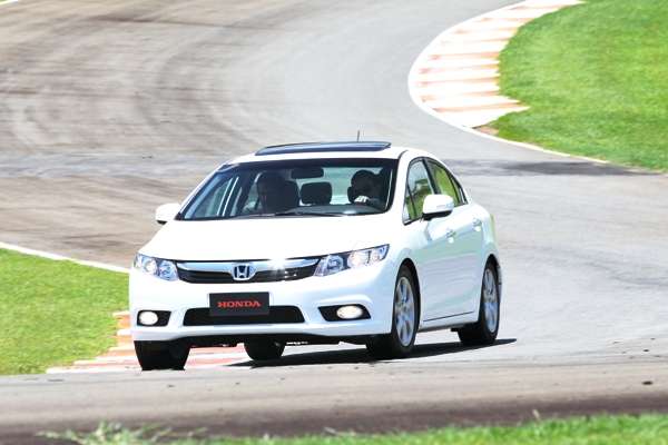  Por R$ 67,9 mil, Civic de entrada está mais caro