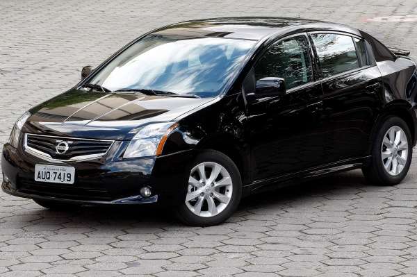  Nissan faz recall para 2.984 Sentra