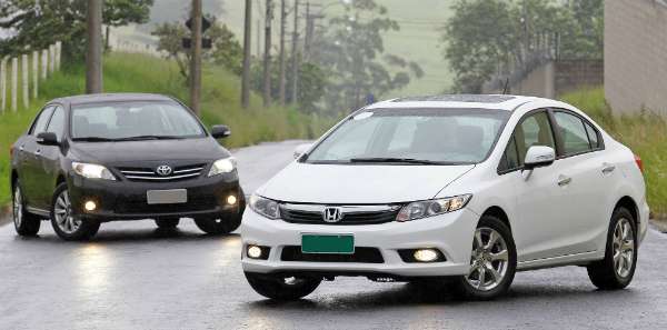  Civic 2.0 vence duelo com Corolla de topo