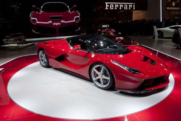  LaFerrari é a sensação do Salão de Genebra