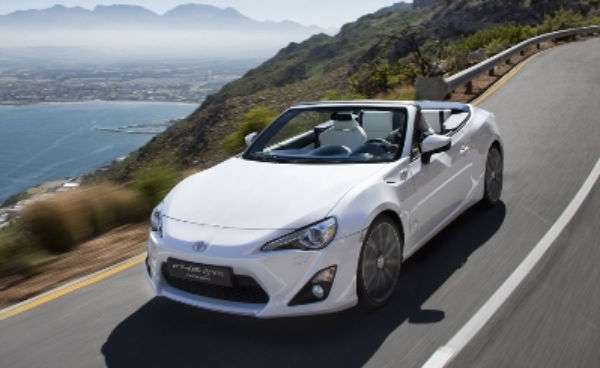  Toyota mostra versão conversível do FT86