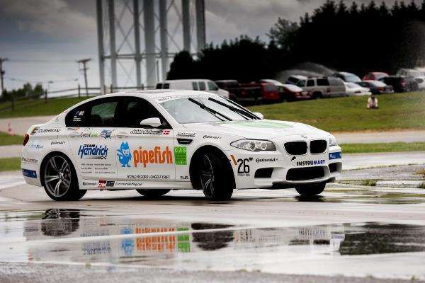  Piloto faz drift de 82 km com BMW M5