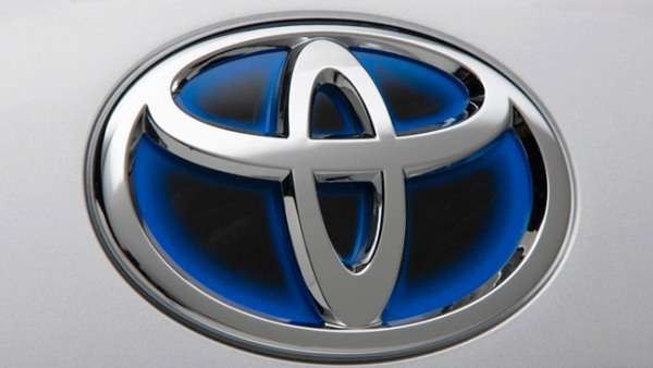  Toyota desenvolve sedã movido a células de hidrogênio